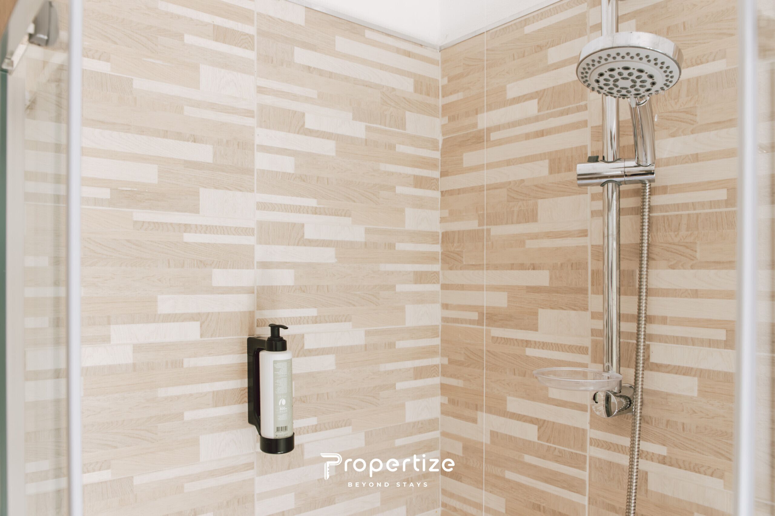 Dusche, Haartrockner, Bidet, Handtücher