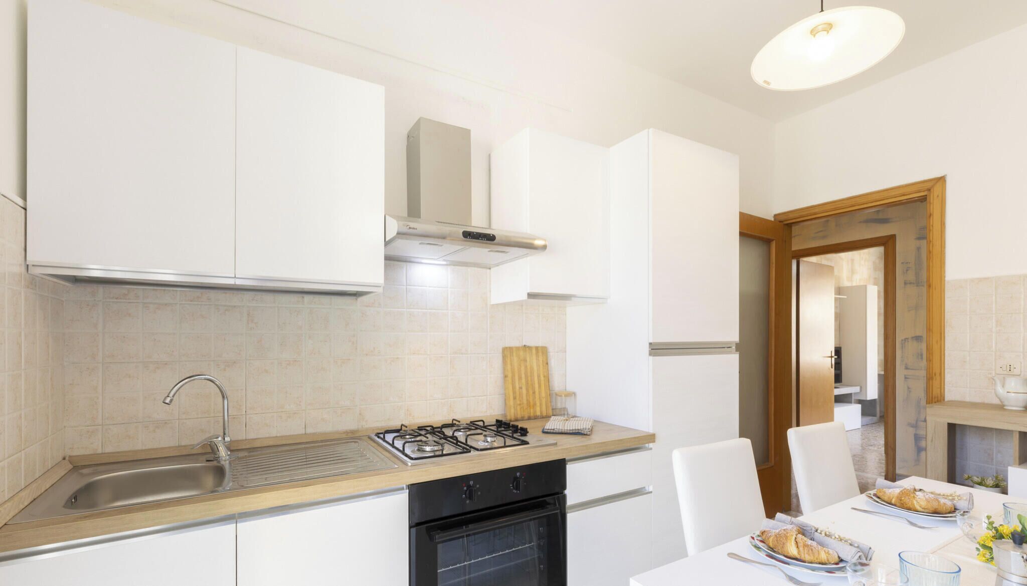 Fridge, microwave, oven, coffee/tea maker