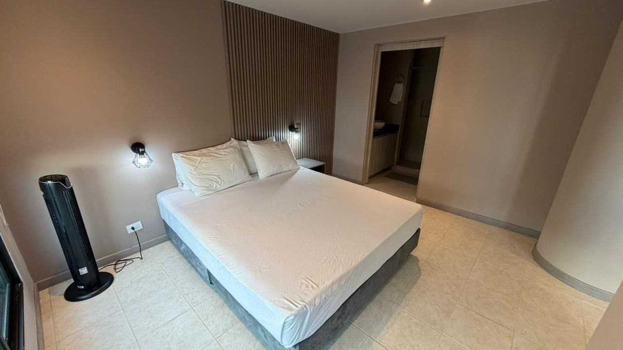 Apartamento estándar | Ropa de cama de alta calidad, caja fuerte, mobiliario individual