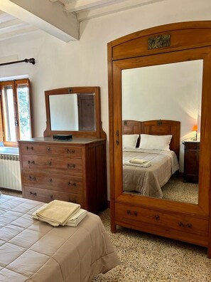 Room - Poggio Giselda, home for groups and families with unique views of San Gimignano (Toscana)