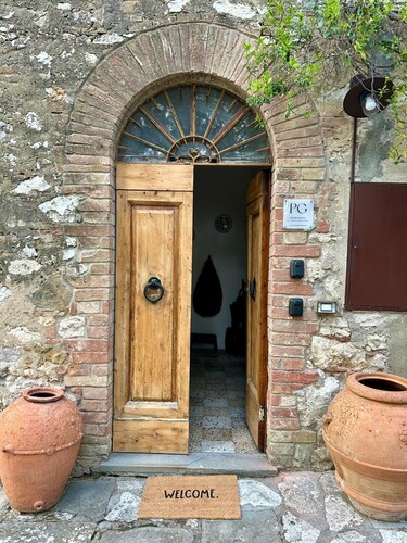 Poggio Giselda, a vacation home for groups and families, 10 minutes from San Gimignano