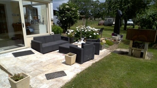 Chambre d’hôtes « Chambre Terrasse » avec terrasse partagée, jardin partagé et Wi-Fi
