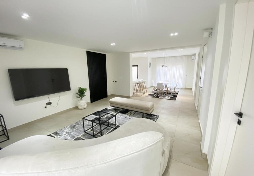 Deluxe Apartment, Balcony, City View | Living area