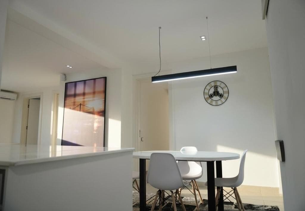 Deluxe-Apartment, Balkon, Stadtblick | Speisen