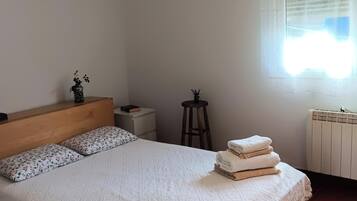 1 bedroom, iron/ironing board, bed sheets