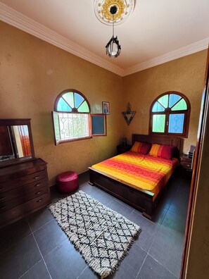 5 habitaciones, wifi y ropa de cama 