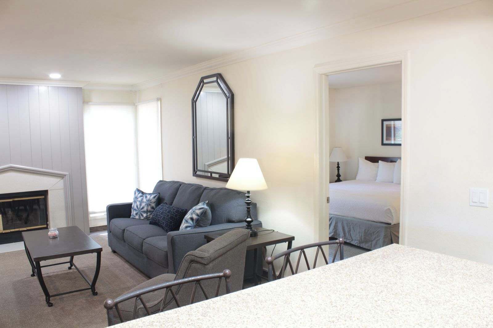 Two Bedroom, Second Floor - カンザス州