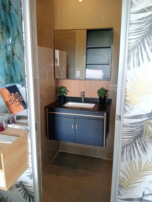 Family House, 3 Bedrooms, Private Pool | Bathroom - Comfortable 2-Story Home for Families (Bacolod)