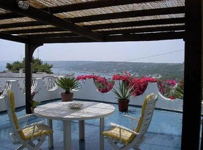 Outdoor dining - Villa Luce del Sud - Artemisia Homes (Castro Marina)