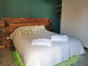 1 bedroom, WiFi, bed sheets
