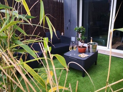 B&B “V et Spa La Suite” with Private Spa, Sauna, Terrace, Wi-Fi & Air Conditioning