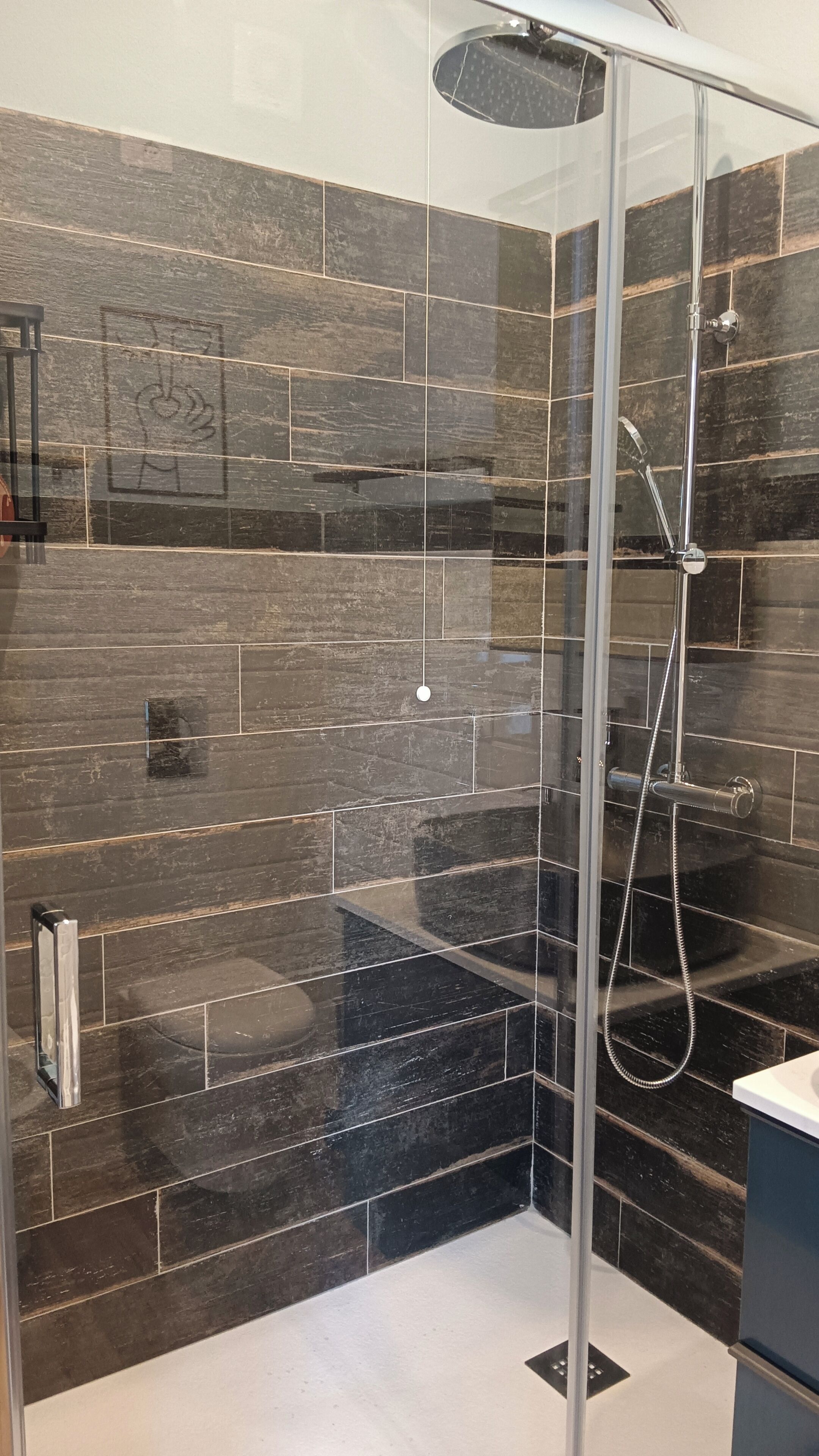 Dusche, Haartrockner, Bidet, Handtücher