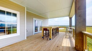 Outdoor dining - Poquito Mosquito | Beach Views + Walk to the Sand (Bolivar Peninsula)