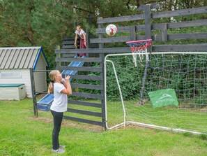 Children’s area - "Nis" - 900m from the sea by Interhome (Hjørring)