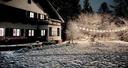 Country house on the edge of the forest / near the lake