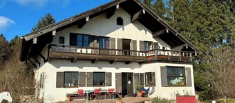 Country house on the edge of the forest / near the lake