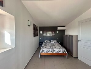 3 chambres, Wi-Fi gratuit, draps fournis
