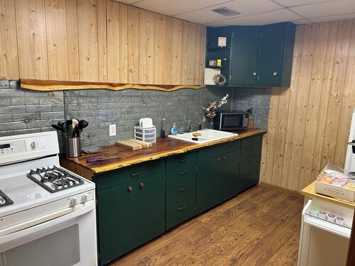 Prairie Bunkhouse -great for short or long stays!