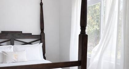 RiversEnd Guesthouse Frenchman Suite, Kitchenette • Private Patio · Beach Access