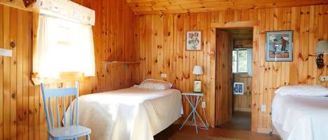 1 bedroom, bed sheets