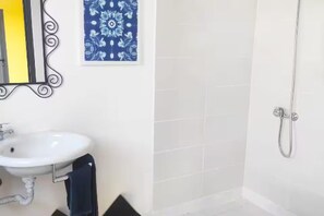 Handtücher, Seife, Toilettenpapier