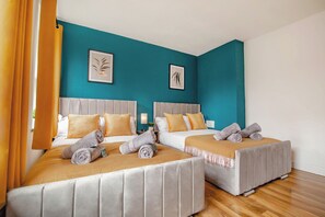 3 Schlafzimmer, Schreibtisch, Bügeleisen/Bügelbrett, kostenloses WLAN