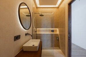 House - Designer Pool Luxury Escape Villa in Canggu (Jimbaran)