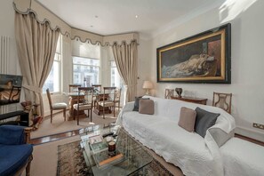 Interior - Charming 2 Bedroom Flat - Knightsbridge (London)