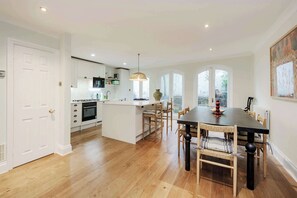 Interior - Modern 2-bedroom Flat - Angel (London)