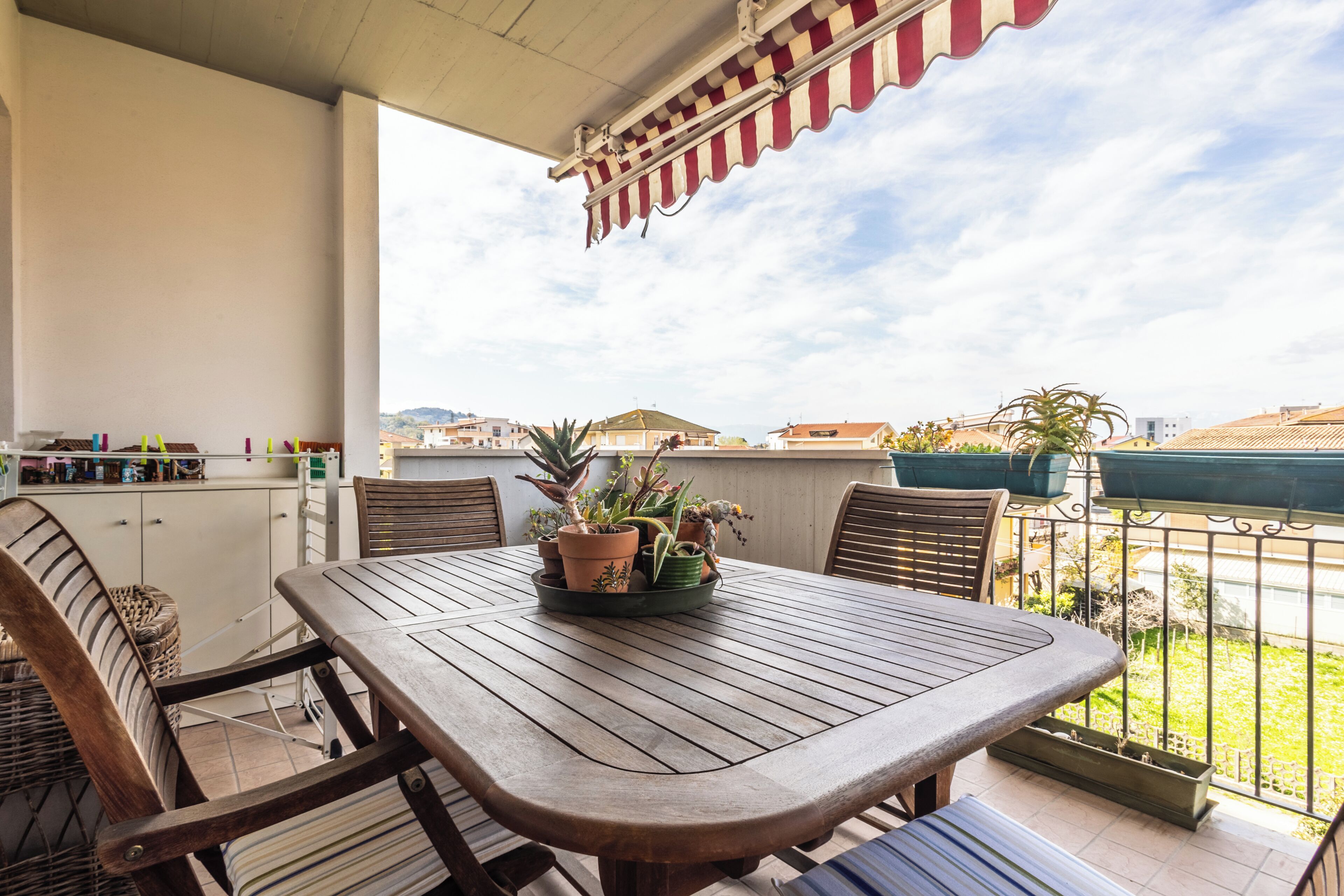 Apartment, Balcony | Outdoor dining