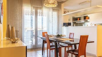 Apartment, Balcony | Dining