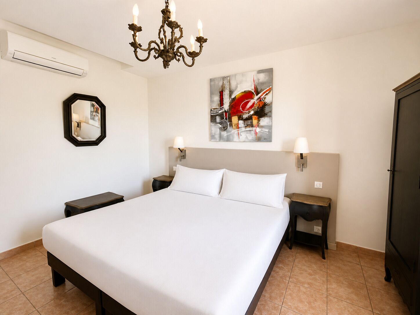 Chambre Double Standard, vue montagne | Minibar, coffres-forts dans les chambres, lits bébé (gratuits)