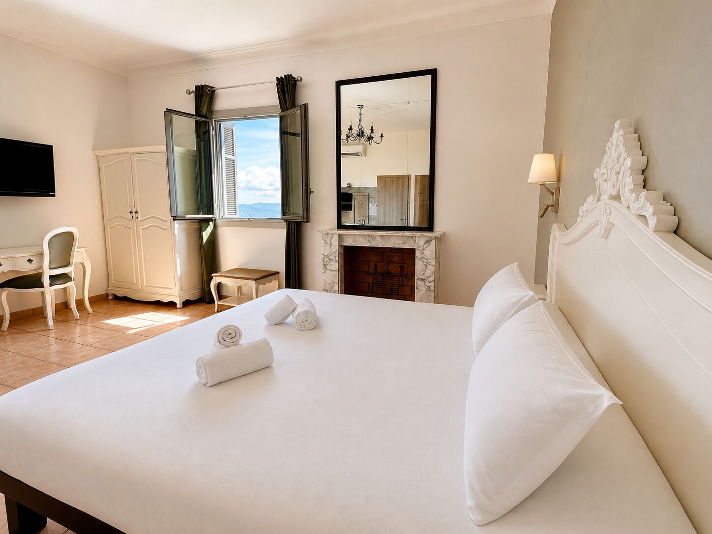 Deluxe Double Room, Balcony, Mountain View | Minibar, in-room safe, free cots/infant beds, free WiFi