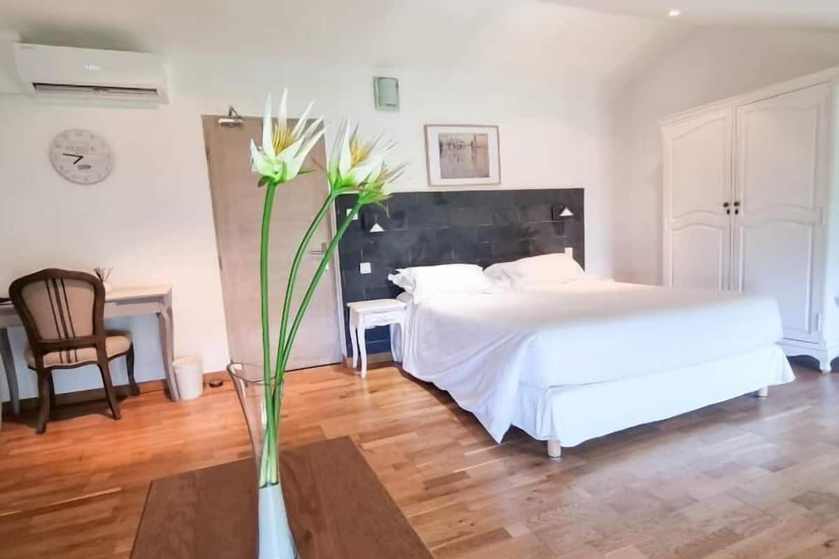Comfort Double Room, Mountain View | Minibar, in-room safe, free cots/infant beds, free WiFi
