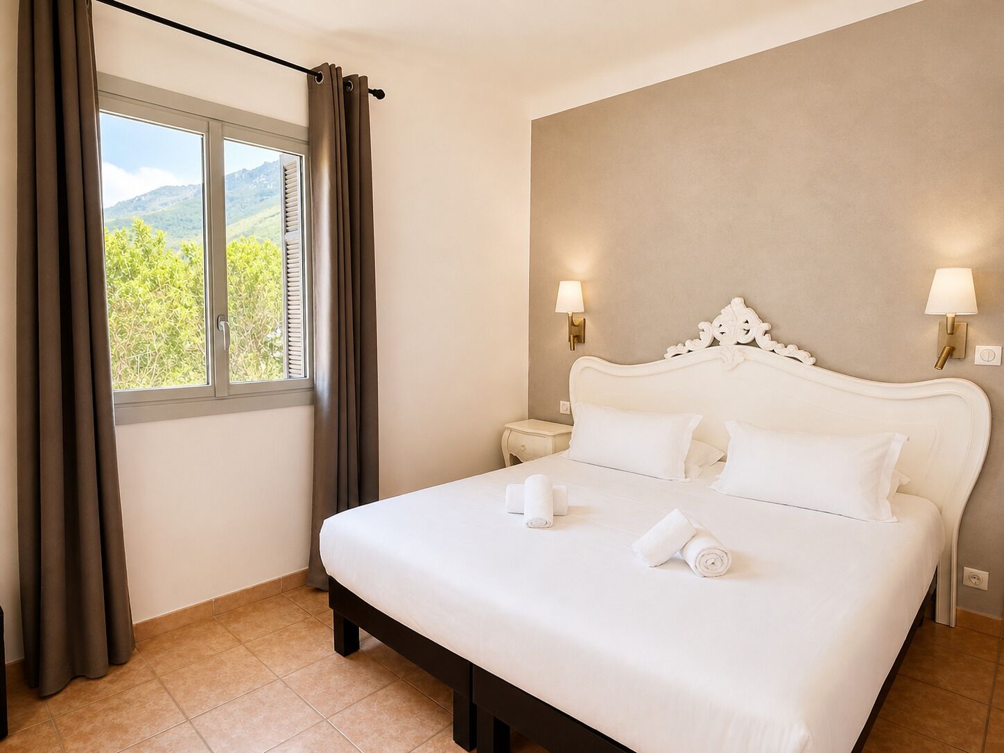 Triple Room | Minibar, in-room safe, free cots/infant beds, free WiFi