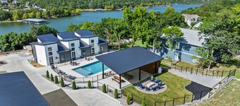 Sleeps 20|On Table Rock Lake + Pool + Arcade