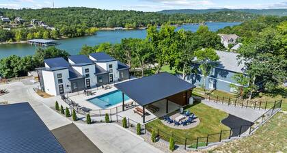 Sleeps 20|On Table Rock Lake + Pool + Arcade