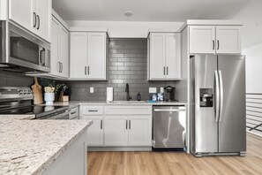 Fridge, microwave, oven, stovetop - Sleeps 20|On Table Rock Lake + Pool + Arcade (Reeds Spring)