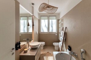Dusche, Bidet, Shampoo