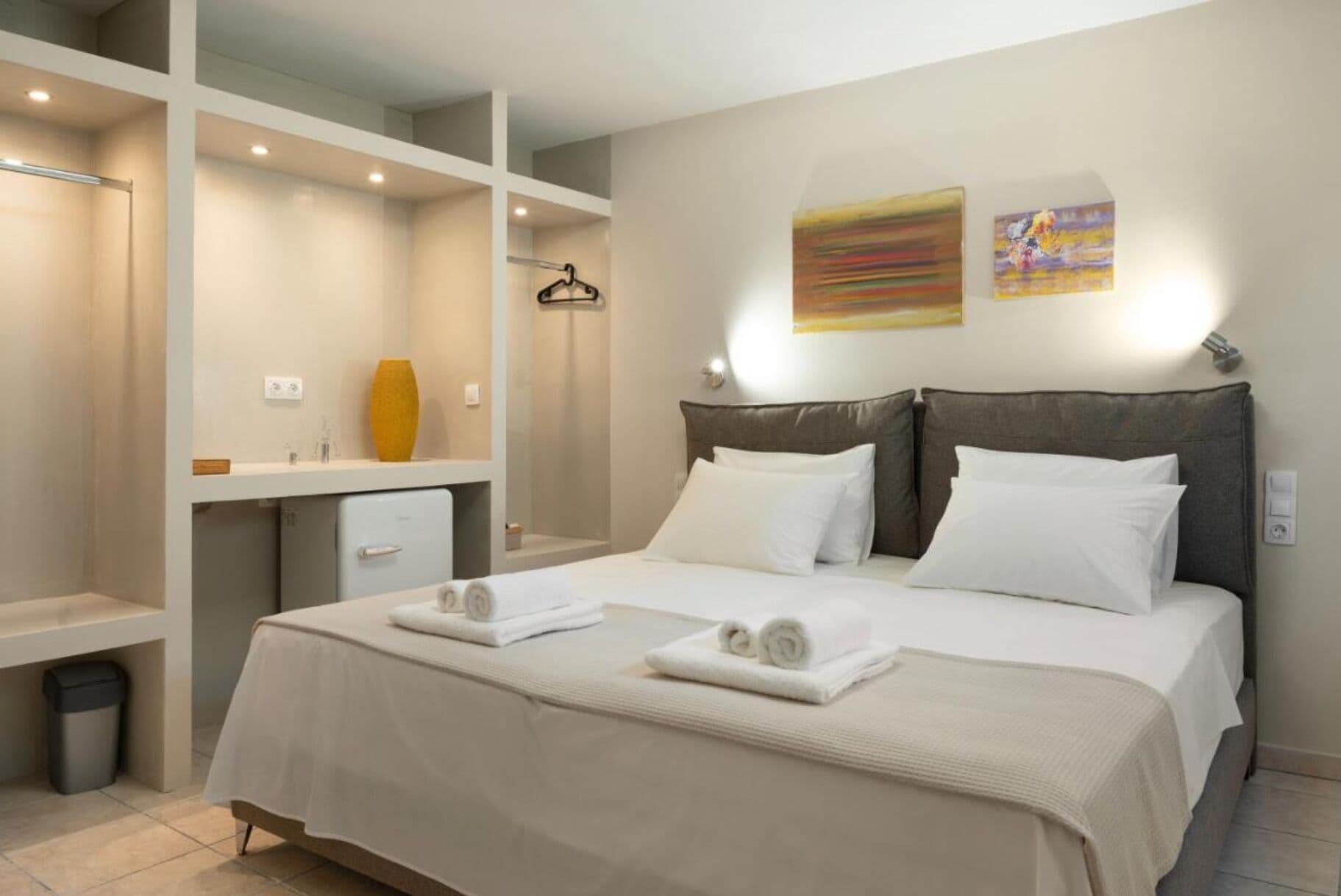 8 bedrooms, iron/ironing board, WiFi, bed sheets
