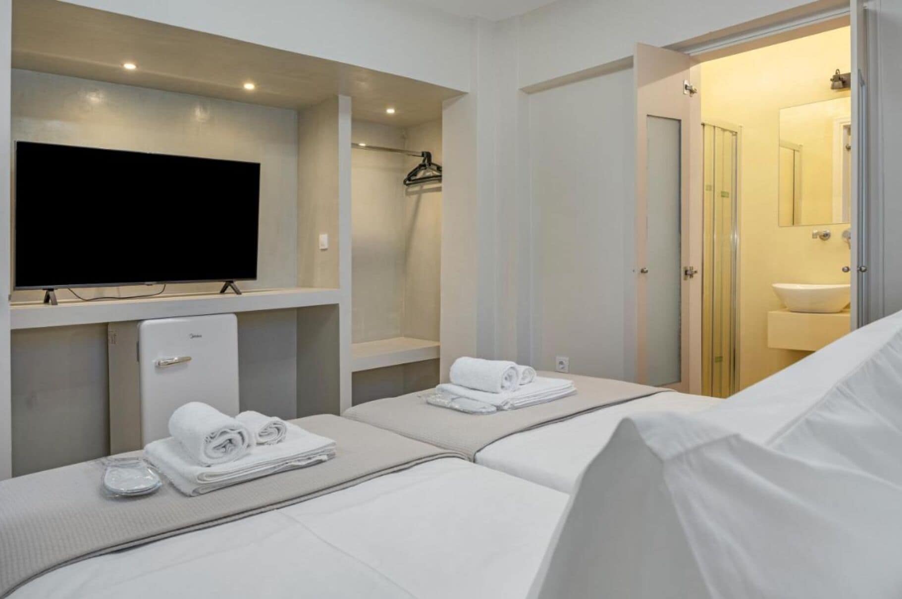 8 camere, ferro/asse da stiro, Wi-Fi, lenzuola