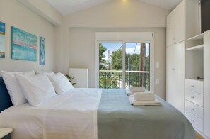 8 habitaciones, tabla de planchar con plancha, wifi y ropa de cama 