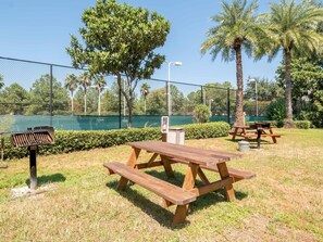 Outdoor dining - The Palms of Destin 21213 (Destin)