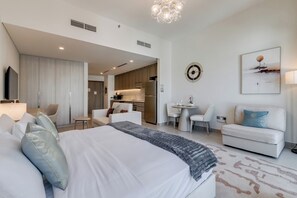 Studio | Iron/ironing board, free WiFi - GLOBALSTAY Abu Dhabi Yas Golf Collection (Abu Dhabi)