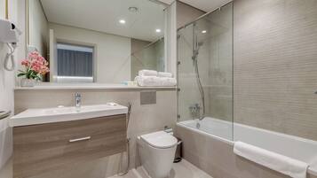 Studio | Bathroom