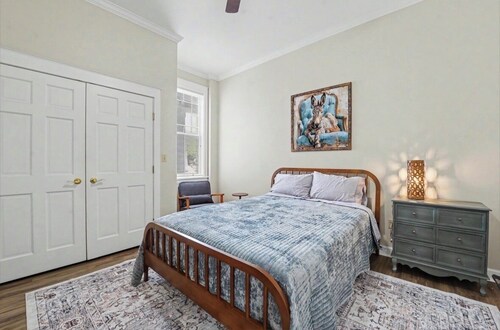 Full apartment rental with a balcony downtown. Park and walk to everything.