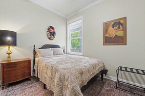 2 Schlafzimmer, Schreibtisch, Bügeleisen/Bügelbrett, kostenloses WLAN
