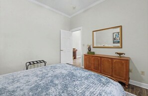 2 bedrooms, desk, iron/ironing board, free WiFi