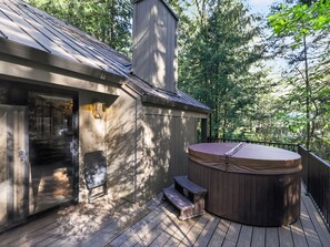 Terrace/patio - Mt. Hood Cabin | Hot Tub & Sandy River (Rhododendron)