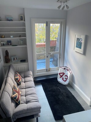 Living area - London Townhouse in Chelsea Arts District  3 Bedroom 3 Bath Garden & Car Parking (London)